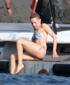 Kylie_Minogue_Candids_on_a_Boat_in_Portofino_July_13_2015_40.jpg