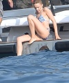 Kylie_Minogue_Candids_on_a_Boat_in_Portofino_July_13_2015_49.jpg