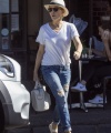 kylie-minogue-out-having-breakfast-in-melbourne-march-6th-2017-7.jpg